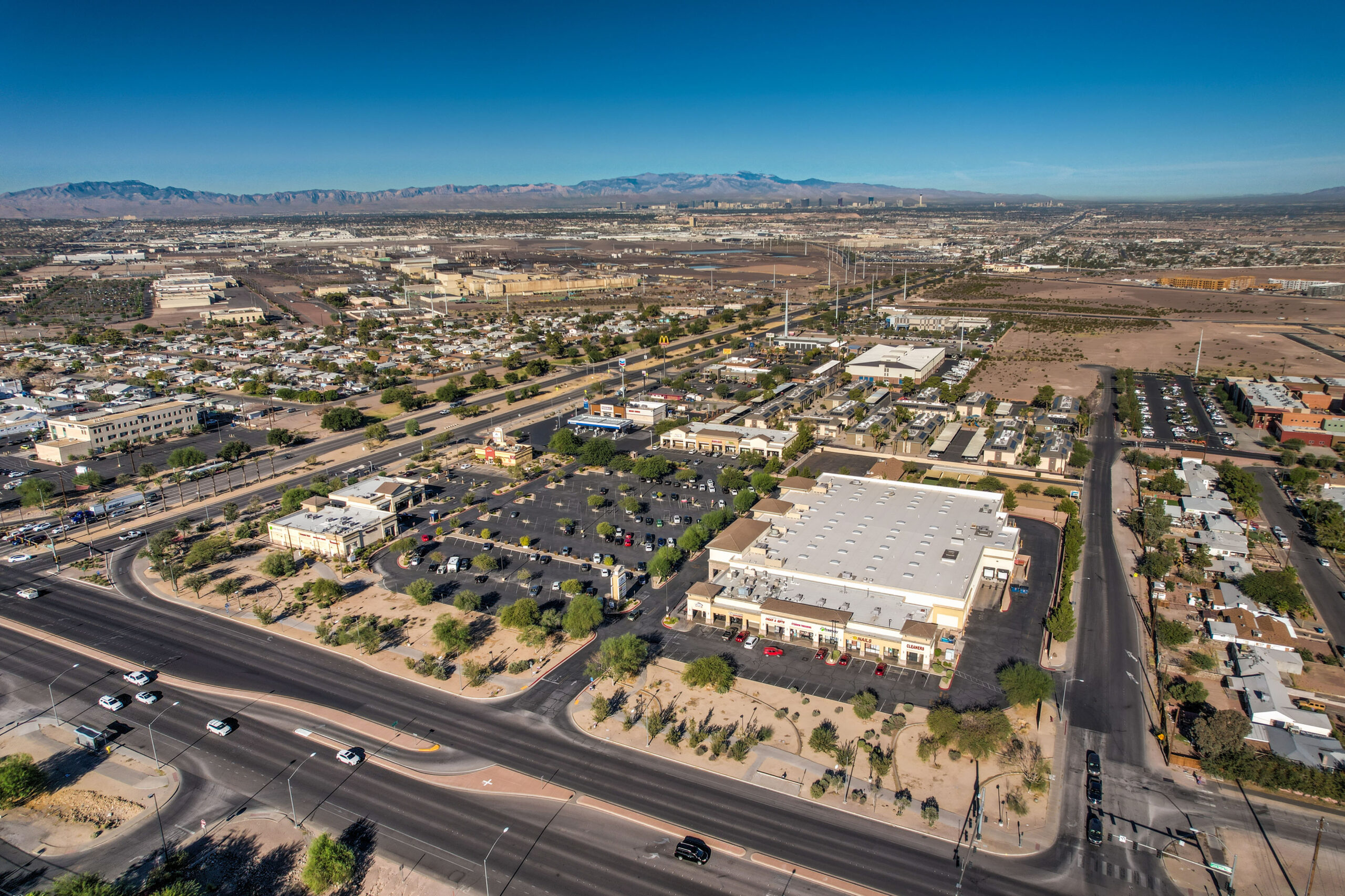 Lake Mead Gateway Plaza - Adelphi Property Advisors